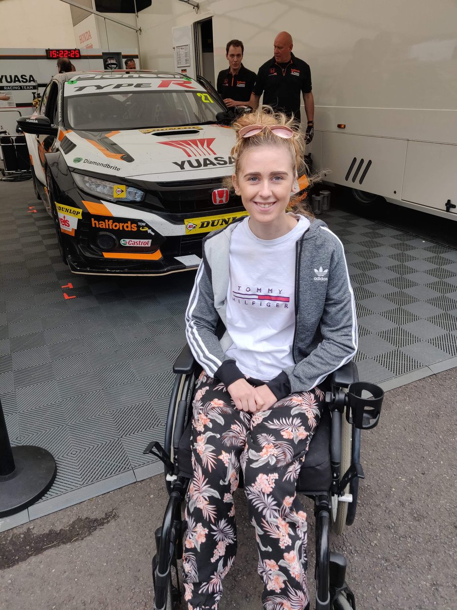 Laura_Bocking11's tweet photo. Had a great day yesterday watching and supporting my team. Had a great surprise gift 🚗🏁 @thruxtonracing @MattNealRacing @DanCammish @hondaracingbtcc https://t.co/JO3f8Tjtsg