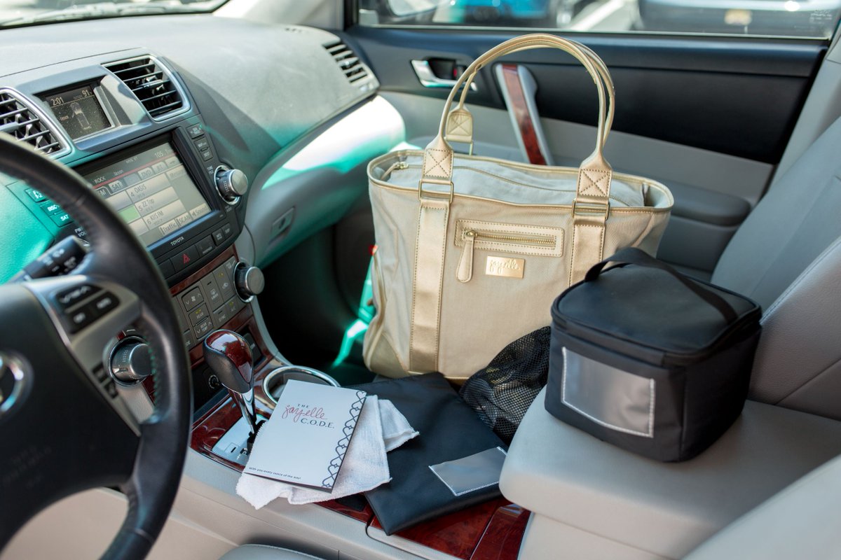 We’ve heard from tons of moms that they’re pumping in their car while either on the road for vacation or because their car is their office! jay elle bags make sure you have everything you need to stay organized as an in-your-car-pumping-mama! #breastpumpbag