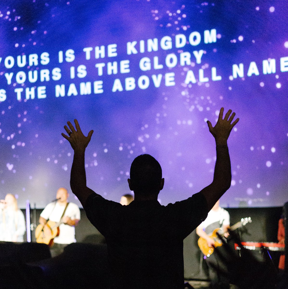 OneChurchMusic's tweet photo. Yesterday was 🔥🔥 
We’re so thankful for the countless number of people who serve and help lead our church in worship every weekend!

Here’s our #SundaySetlist
God of the Promise (Elevation Worship)
Who You Say I Am (Hillsong Worship)
What A Beautiful Name (Hillsong Worship) https://t.co/vvkjJ9I6ld