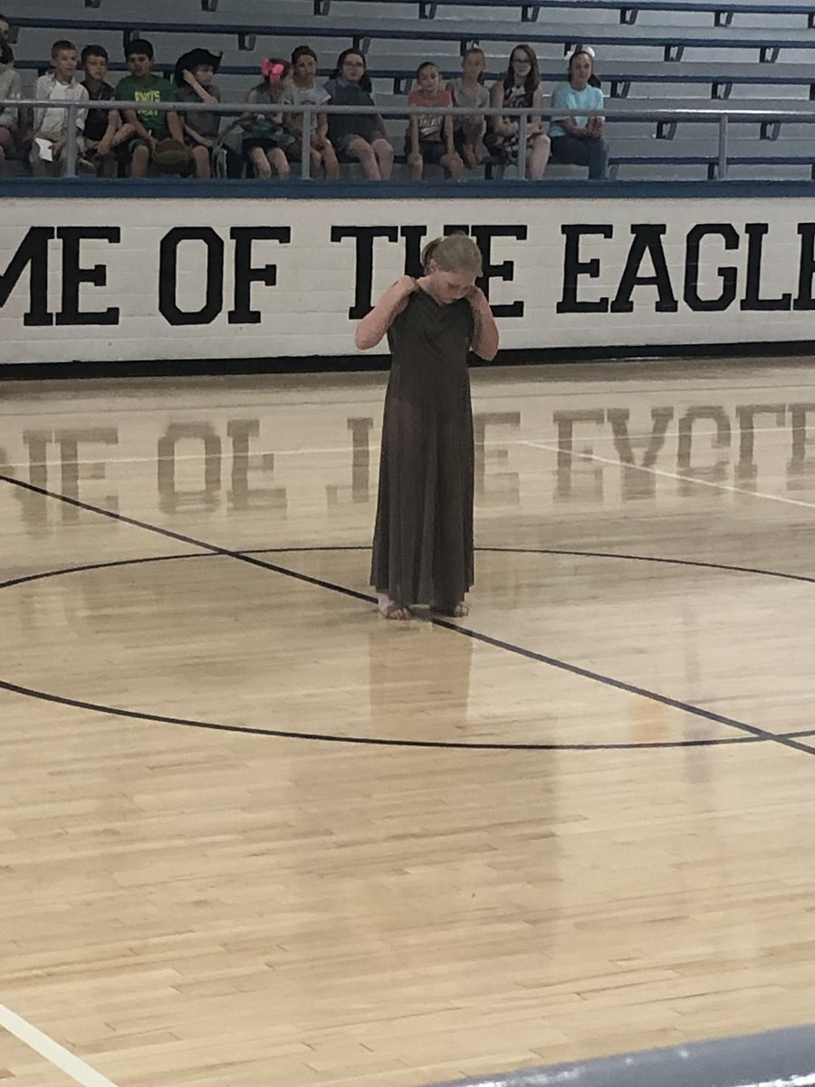 MrsWsLeaders's tweet photo. More AWESOME acts at 2019 Talent Show https://t.co/WNwQDrL83j