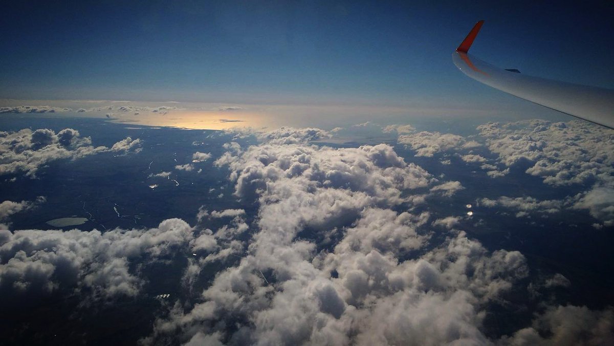 FlyingBul's tweet image. Flying waves by Gilles Navas from Vinon - @vinonsoaring