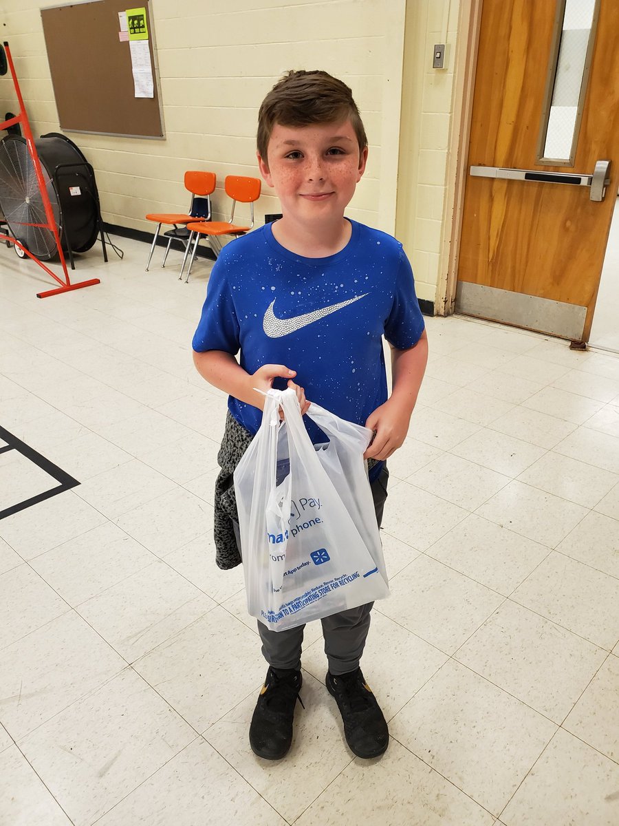 lestodd23's tweet photo. My P.E. points winners! They worked hard earning those points! @EaglesSouthwest https://t.co/HMfeVyCdZ1