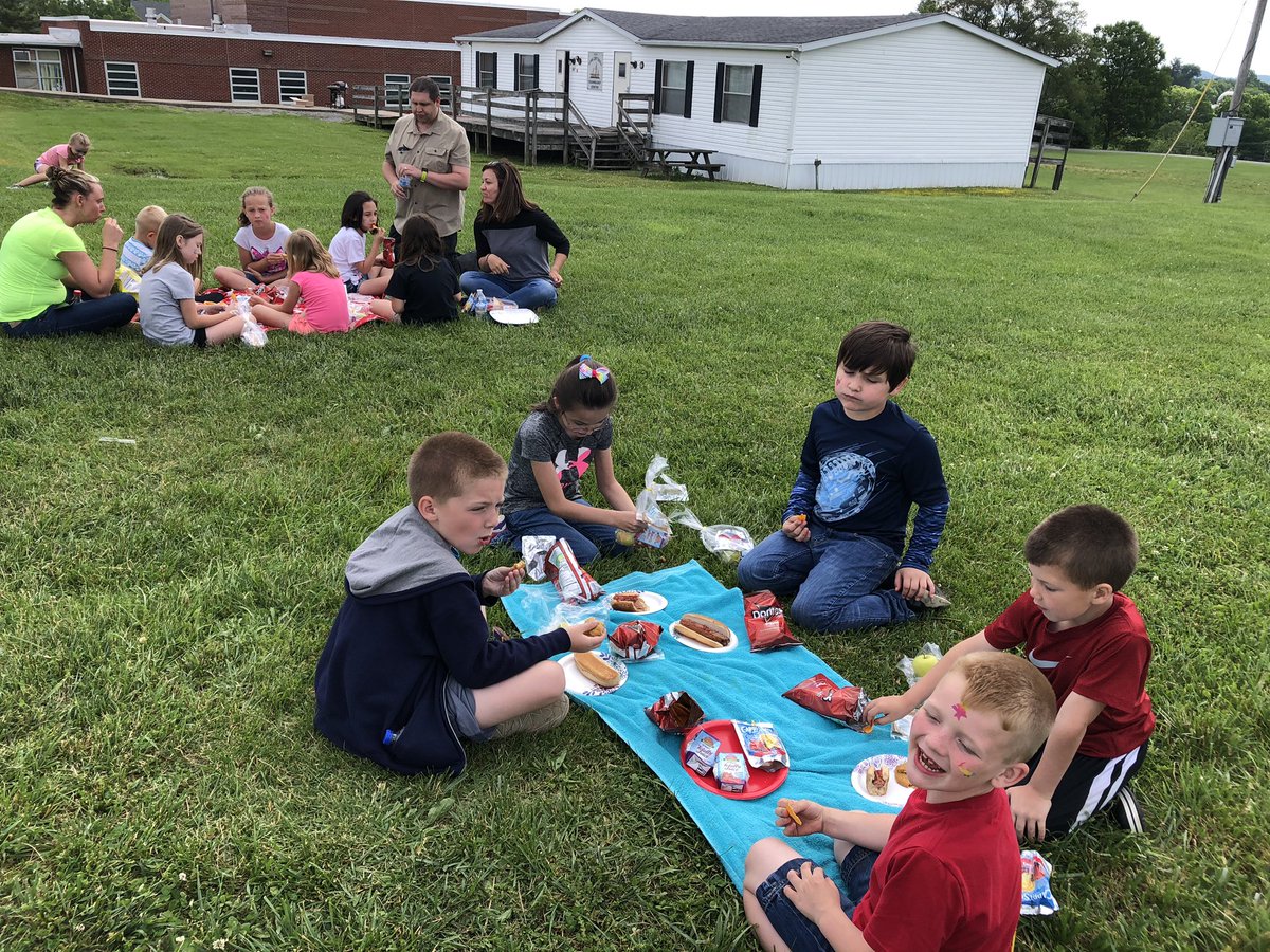 BobbiejoVice's tweet photo. #FCSMoments A great day for first grade and family! https://t.co/cz6ThslkMp