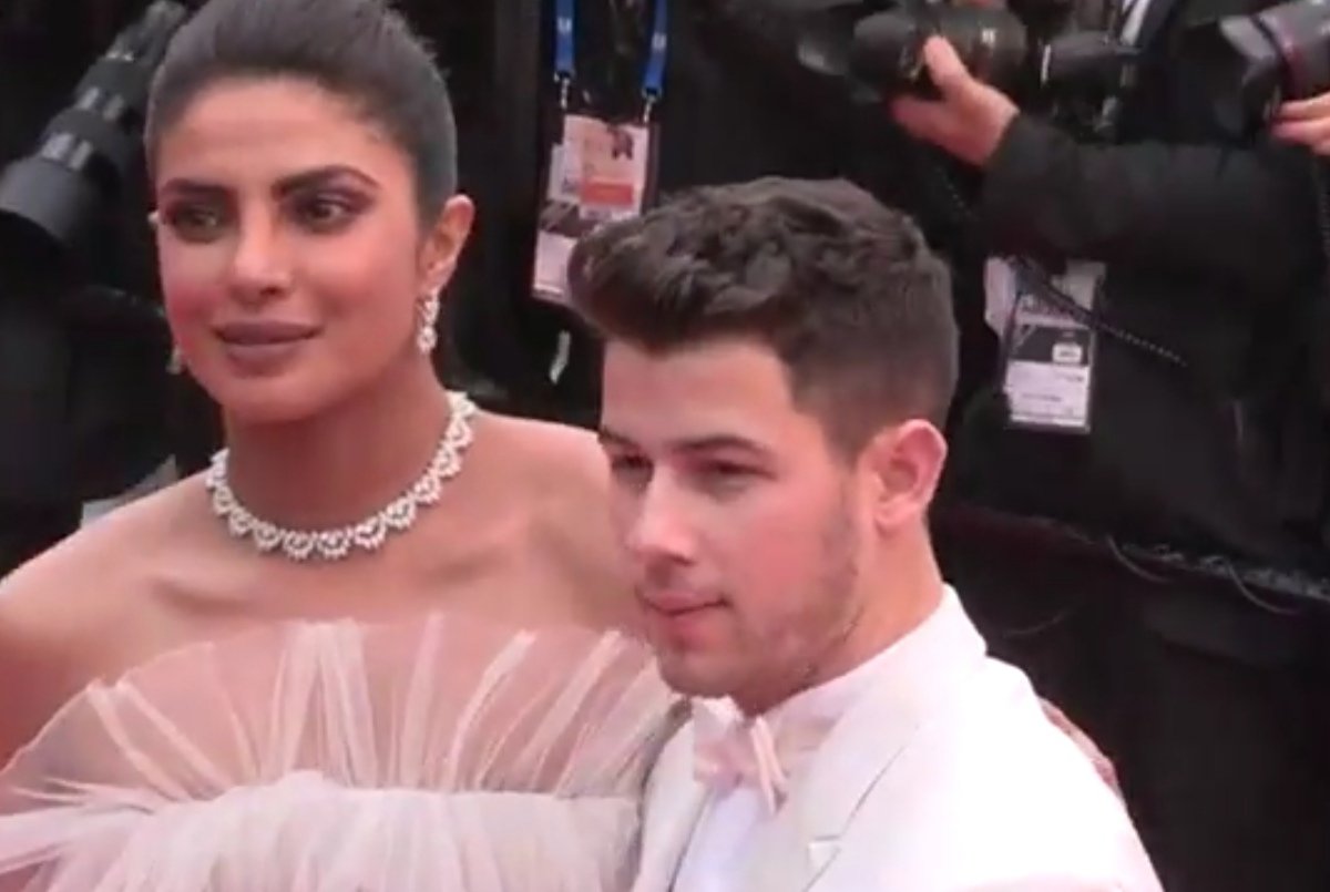 Nick Jonas très amoureux au Festival de Cannes ! #NickJonas #jonasbrotherssnl #FestivalDeCannes #FestivalDeCannes2019 #Cannes2019 #actrice