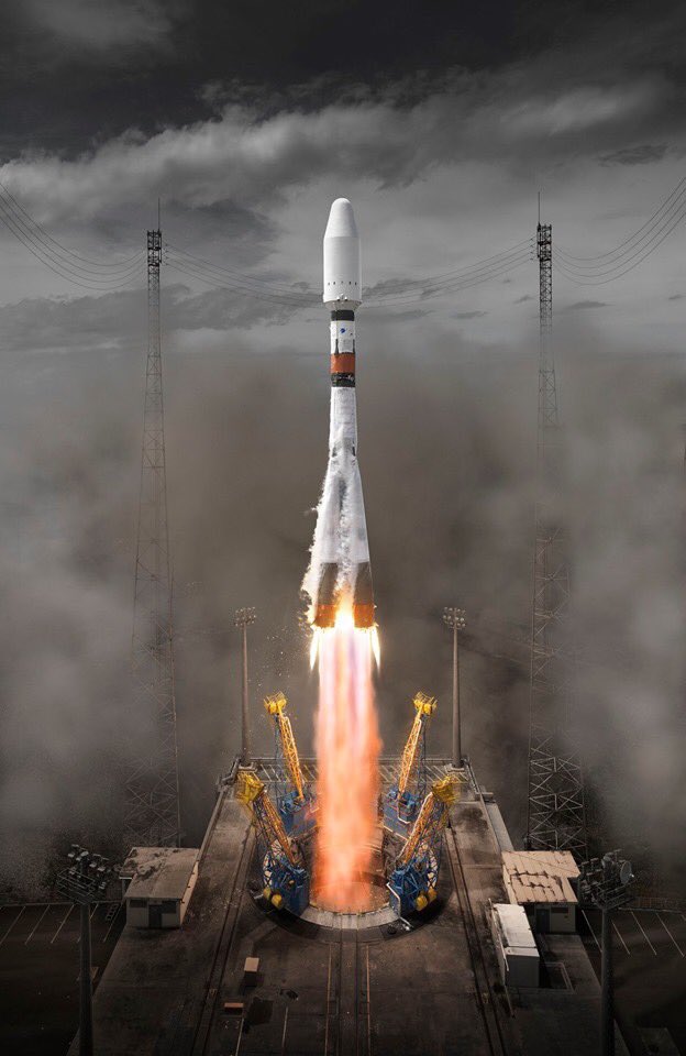 This photograph is incredible...this isn’t from a movie, this is the real deal. 

It’s by Michael Najjar - @studio_najjar - of the Soyuz rocket launch in French Guiana. 

#rocket #rocketlaunch #photography #michaelnajjar #soyuz