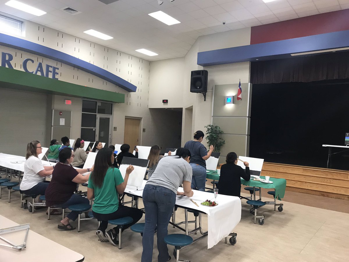garrettgators1's tweet photo. Our staff enjoyed Painting with Ms. Shanklin today! https://t.co/rGu8V5jxc2