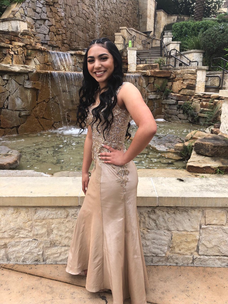 giajamess's tweet photo. prom 😛🥶 https://t.co/UEaJVjkUVn