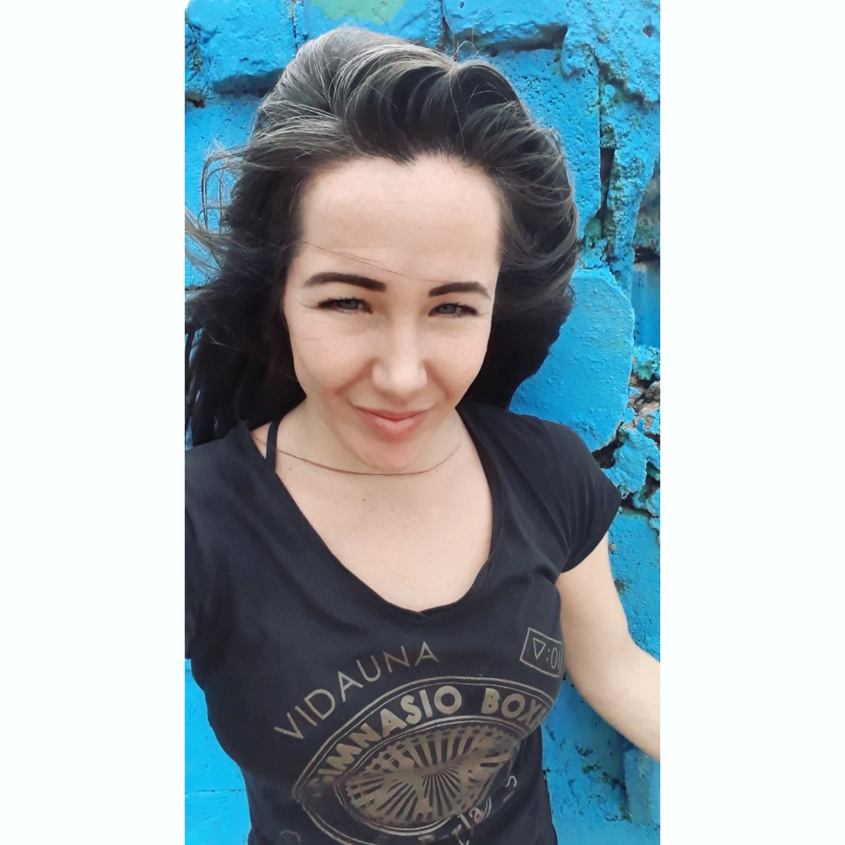 AngelaMagana1's tweet photo. Came down to the bowl/pool to play on my new board and shoes but rain hasn't dried up! #5Head #YourMajesty #DamnWind #LaPerla #PuertoRico #IslandLife #OceanFront https://t.co/AV7GC5IlId