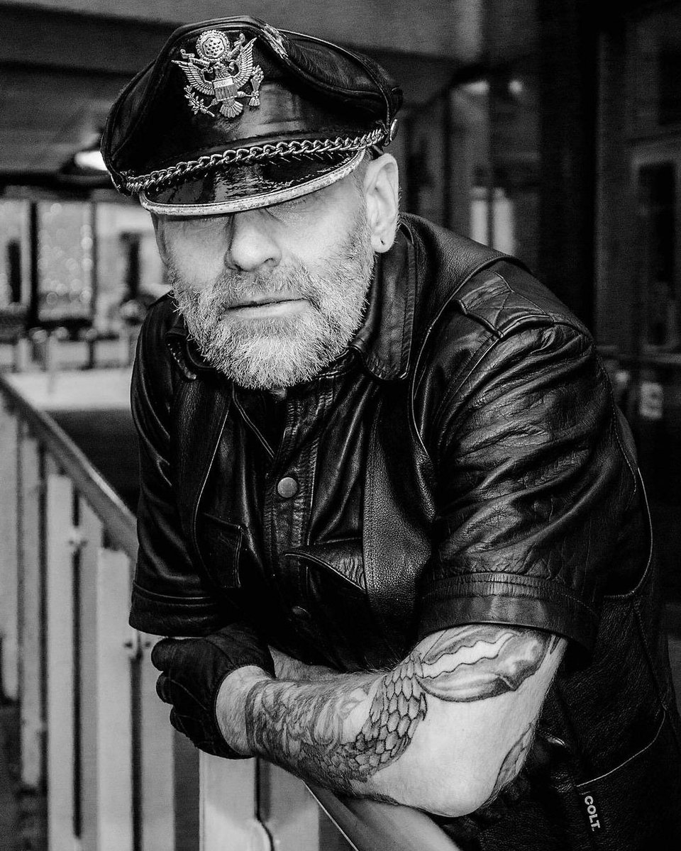 MasterMuirxxx's tweet photo. @glasgowleathersocial
 #glasgowleathersocial #leathered #leathermaster #leatherandtattoos #leatherguy #leatherfetish #leatherfetishist #leatherfetishlife #guyngear #guyinleather #leather #muircap #mastermuir #glasgow #scotland #tattoosandleather #tattooedguy #tattooedgay https://t.co/71mSHxCg8z