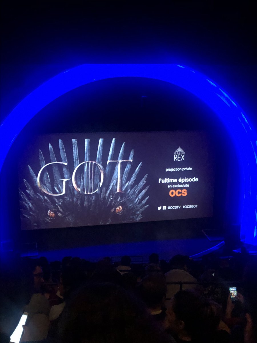 TypheenTrr's tweet photo. Ce soir c’était l’ultime épisode de #GamesOfThrones au @LeGrandRex ! Merci @OCSTV pour cette projection qui vaut le détour 🤫 #NoSpoilers #WatchGOTchallenge https://t.co/25ig8JxnLV
