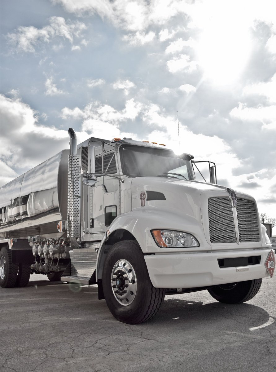 MHCKenworth's tweet photo. #T370, #T440 &amp; #T470 trucks can be spec'd as light Class 8 or heavier-duty Class 7 trucks. But it's important not to spec more power than you need: https://t.co/NFAZgXokKl https://t.co/LJ5ORuXnSw