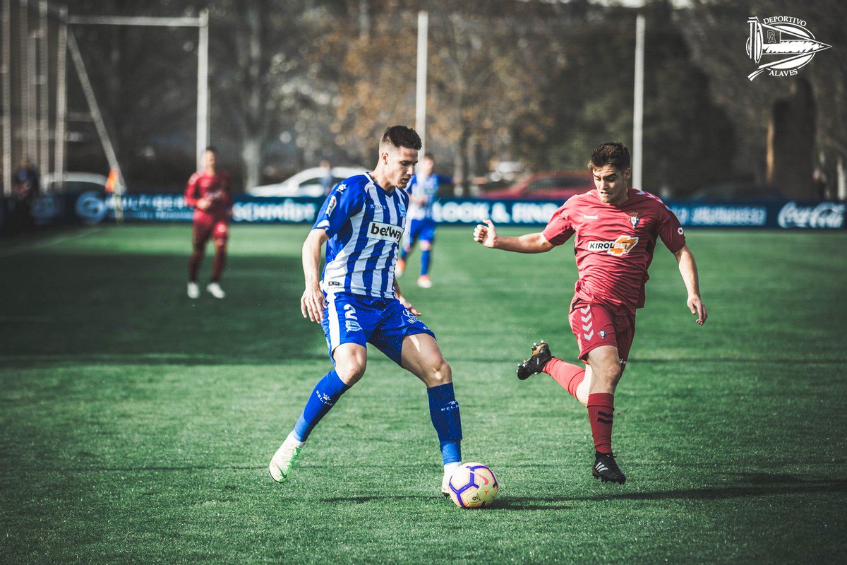 Alaves's tweet photo. 🤗 Qué bueno teneros de vuelta en @LaLiga 🥰

Nos vemos la temporada que viene, @CAOsasuna 🔴🔵 https://t.co/wEGNOHe4Jh