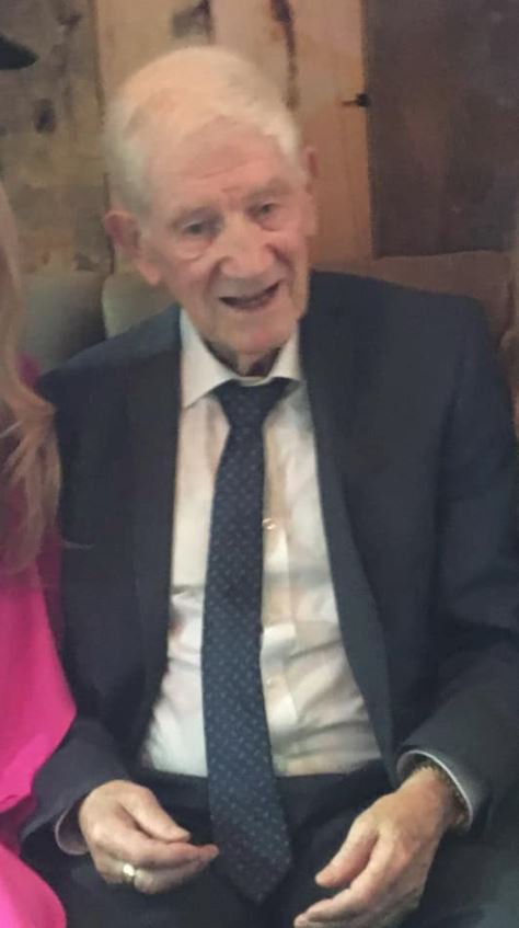 CarolynPR's tweet image. PLEASE HELP! My friends dad JIMMY JOYCE HAS GONE MISSING - LAST SEEN ON MOOR LANE CROSBY AT 7.45pm GETTING ON THE X2 BUS THAT WAS HEADING IN TO LIVERPOOL TOWN CENTRE BUT HE COULD HAVE GOT OFF ANYWHERE - HE'S CONFUSED AND FRAIL - MY FRIENDS ARE FRANTIC - PLEASE IF YOU CAN HELP DO!