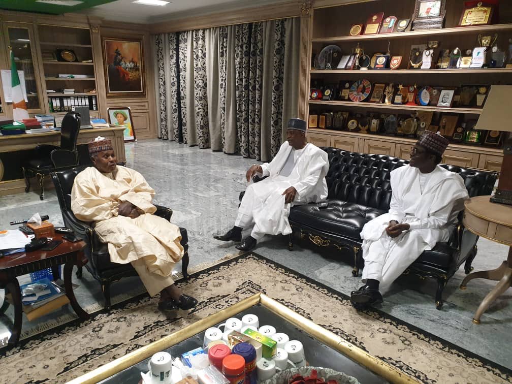 Mr_JAGs's tweet photo. Senator Ahmad Lawan discussing with the Governor of Katsina, Gov Aminu Bello Masari at the Katsina State Govt. House, in company of Governor  Ibrahim Geidam (Yobe), Gov-elect of Yobe Mai Mala Buni. #AhmedLawan4SP https://t.co/6st0CLg4D3