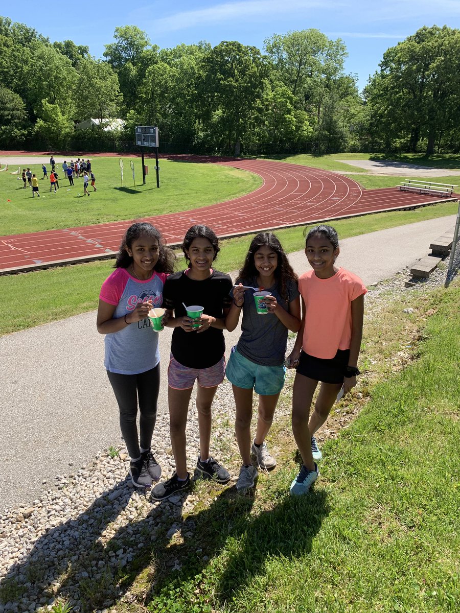 MissBunyard's tweet image. What a beautiful day for our Literacy Celebration! Thanks to all the teachers and parents that helped make today a success! I think the students enjoyed the bbq, food trucks, and carnival games! #CMSLearns