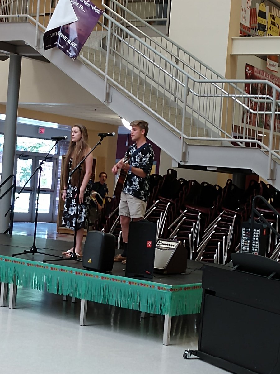 MVChorus05's tweet photo. Our Chorus Luau began with a brother/sister duet! #viewpride https://t.co/AMbrAGza0T