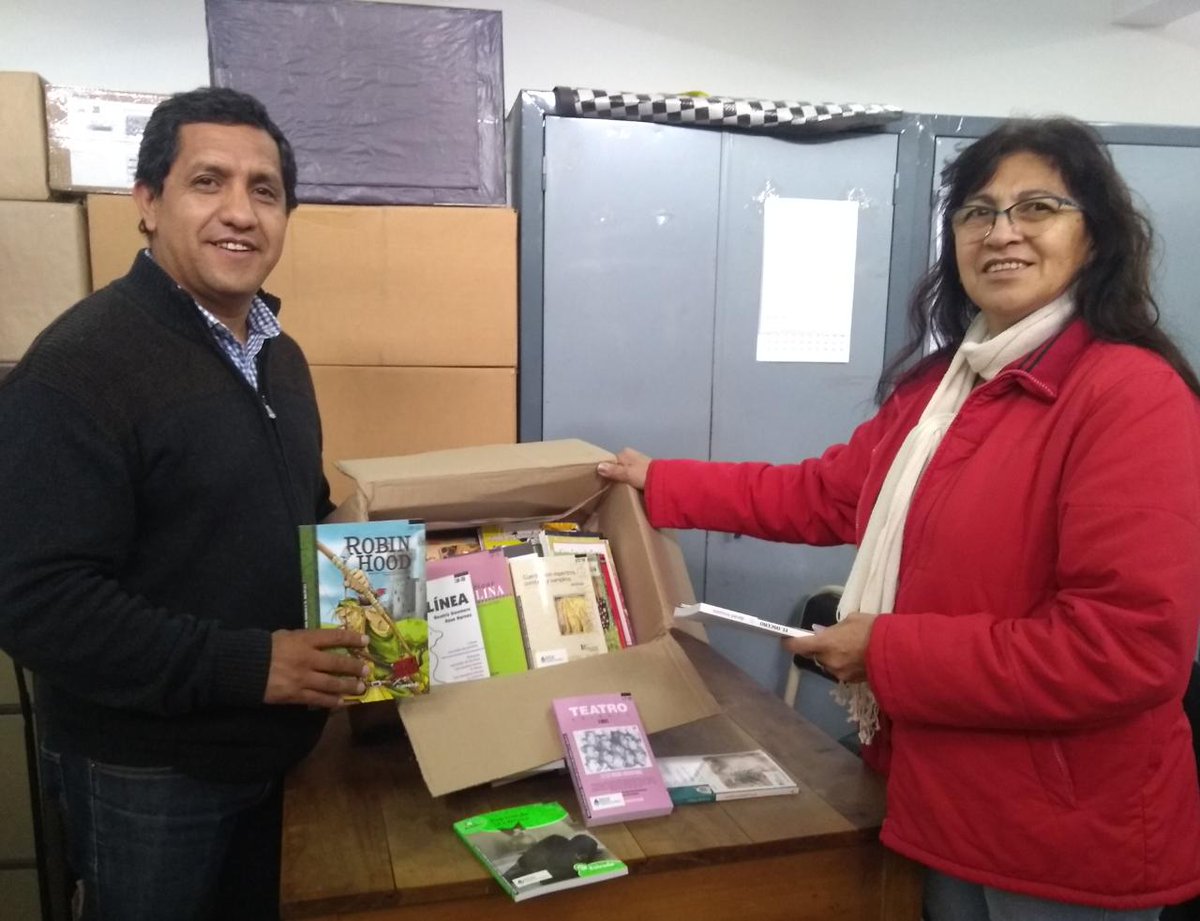 fguillesaavedra's tweet photo. Junto a la directora  Ing. Graciela González  de la Técnica   Nº 3127  "JUSTO PASTOR SANTA CRUZ" de #Morillo, se realizó  la entrega de colección de libros.
@UrtubeyJM
@aniberruezo https://t.co/Q2ZKvZp3nf