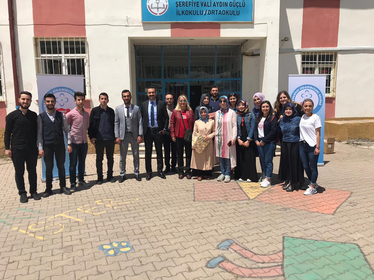 cumsi_'s tweet photo. Mutluluğa El Uzat projesiyle Şerefiye Vali Aydın Güçlü İlk/Orta Okulu öğrencilerine @GencHatice  Hocamız ve  kulüp üyelerimizle beraber ziyarette bulunduk. https://t.co/41ekMt7J4f