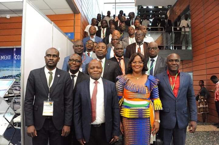 MINASS_CI's tweet photo. M. Fofana Mamadou Conseiller à la Primature représentant le Premier Ministre @AmadouGon, Haut Patron de la cérémonie, a solennellement ouvert le  1er Forum Africain des Villes Durables (#FORAVID), ce lundi 20 mai 2019, à la salle des conférences de la CRRAE UMOA au #Plateau. https://t.co/CcXqUyCxal