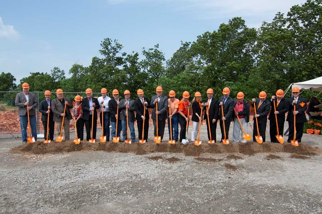 Anadisgoi's tweet image. Cherokee Nation, Oklahoma State University Center for Health Sciences break ground on new medical school anadisgoi.com/archive/2500-c… @CherokeeNation