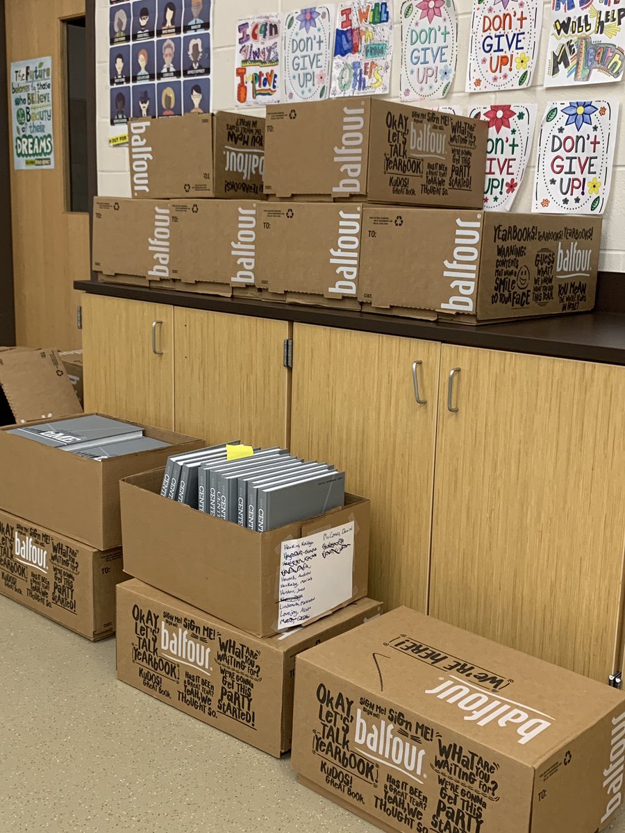 CHSyearbook__'s tweet photo. We are starting to move out all our yearbooks. Come see Mrs. Miller in E139 to pick yours up or purchase! https://t.co/GuZoGvjbIK