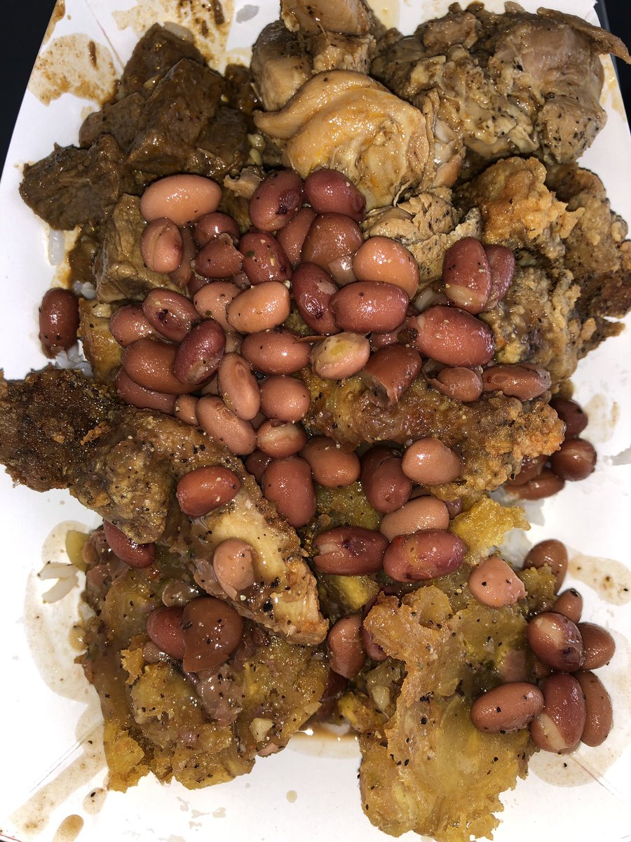 thepullupllc's tweet photo. Yo no quiero comer nada mas que la comida que yo cocino aquí, y ya‼️ #PolloFrito #CarneGuisada #PolloGuisado #Tostones #Habichuelas #Arroz #LoMejor #PlatoMio #BuenProvecho #Rico #ConSabor #ElGranPullUp https://t.co/CC47U8bSZ7
