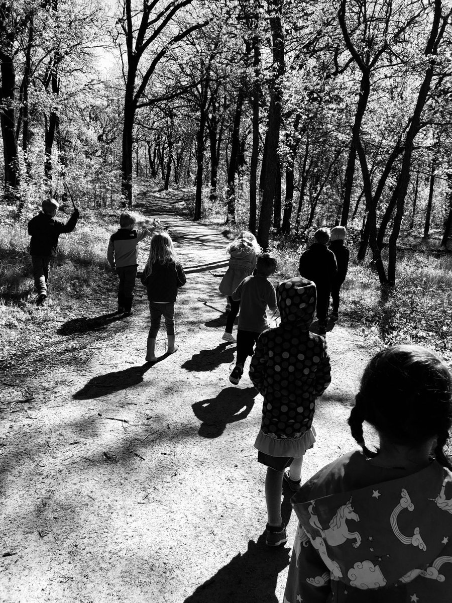StDavidsCenter's tweet image. 🎶 We’re gonna take a walk outside today, we’re gonna see what we can find today!🎵 #schoolforest #minnesotaspring #earlychildhoodeducation