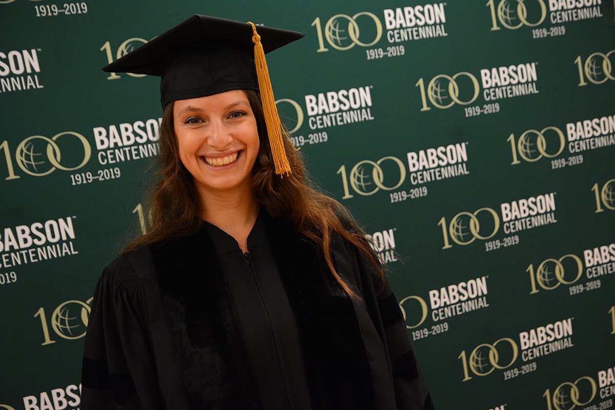 GoWanderu's tweet photo. Presenting Polina Raygorodskaya, Doctor of Laws 👏🎓 @polinatravels @babson 

📸: Michael Chmura https://t.co/lRJAfdAStO