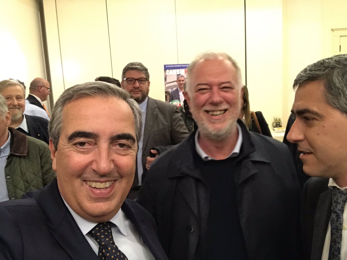 gasparripdl's tweet photo. Chiudiamo il #gasparritour in #Toscana a #Firenze con #Bocci candidato sindaco e con #Cellai #ForzaItalia https://t.co/4YmdLnGxW0