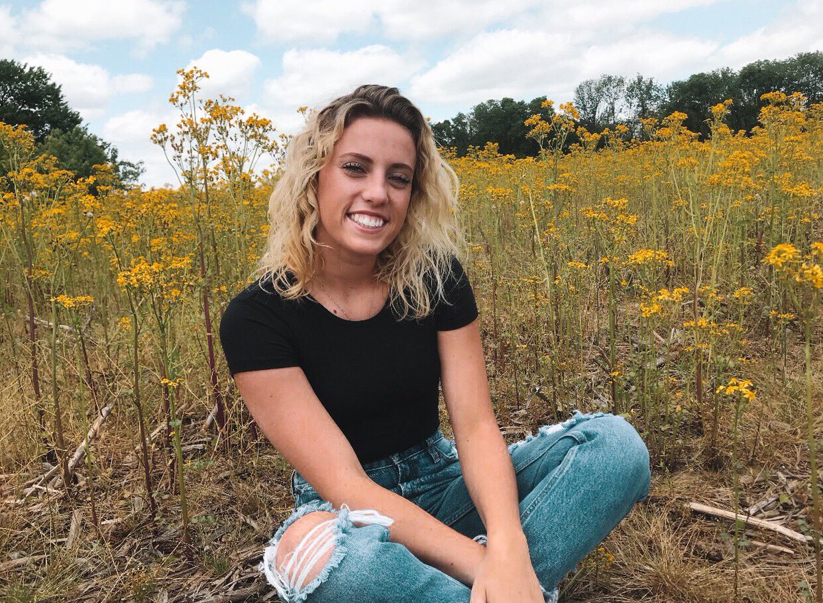 TaylorUnderhil's tweet photo. Like wildflowers you must allow yourself to grow at all places people thought you never would🌻 https://t.co/aLgaSM5Lnb