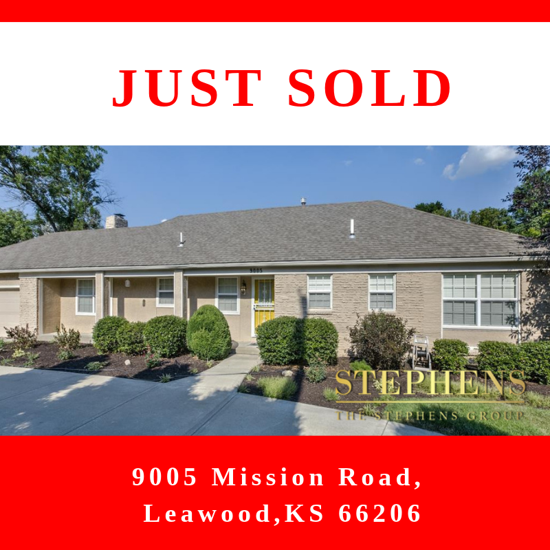 EdwardSellsKC's tweet photo. ๐ก๐ #9005MissionRd is SOLD!! ๐ก๐
#RingTheBell #TheStephensGroup #EdwardStephens #ReeceNichols #RealEstate #Realtor #Broker #JustSold #HomeSale #HouseHunting #MillionDollarListing #HomesForSale #Property #CreditScore #NAR #ForSale #EmptyNest #Renovated https://t.co/dlUOwzxe45