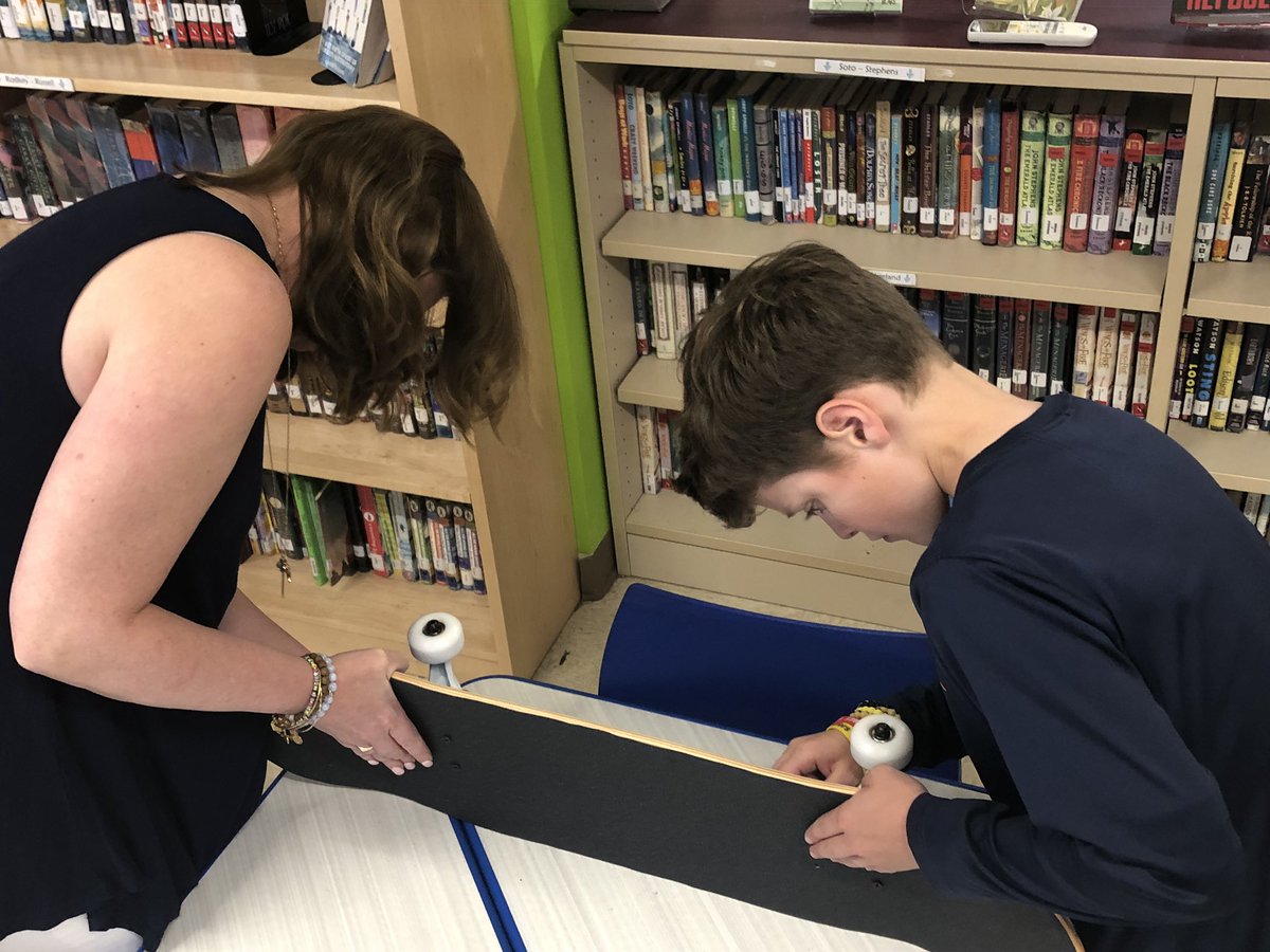 MsBlyereads's tweet photo. Students in @MrsHayHay4’s class ❤️🛹, so I shared @TogetherWeRise, an organization I’m passionate about. They were 🎉🎉about the #buildaboard program. With help from their dedicated parents, we built 10🛹, and I couldn’t be prouder! #capstone  #advocacy @RoosPrincipal4 https://t.co/61AM1lz4TR