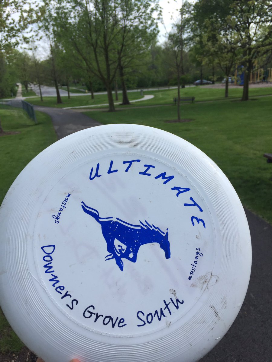 MrLazzaretto's tweet photo. Announcement to my Period 3 Geography class. I got the disc back! It is no longer stuck in a tree #weRgood https://t.co/FsXsoMG7ip
