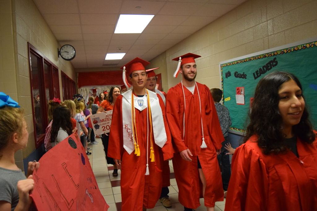 The Class of 2019 took some of their last steps through the elementary, junior high and high school campuses today. They greeted former teachers and gave lots of high-fives. We are #CultivatingExceptionalPeople! buff.ly/30tbYXv