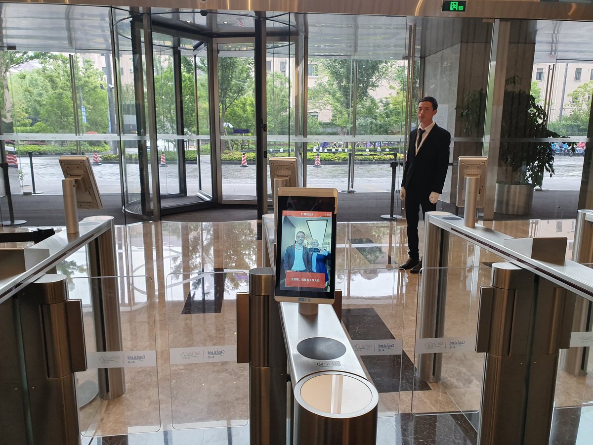 rogerwuethrich's tweet image. 👉🏼   corporate access control in 🇨🇳. No batch needed anymoore❗ #facerecognition #palmrecognition #AI #Security