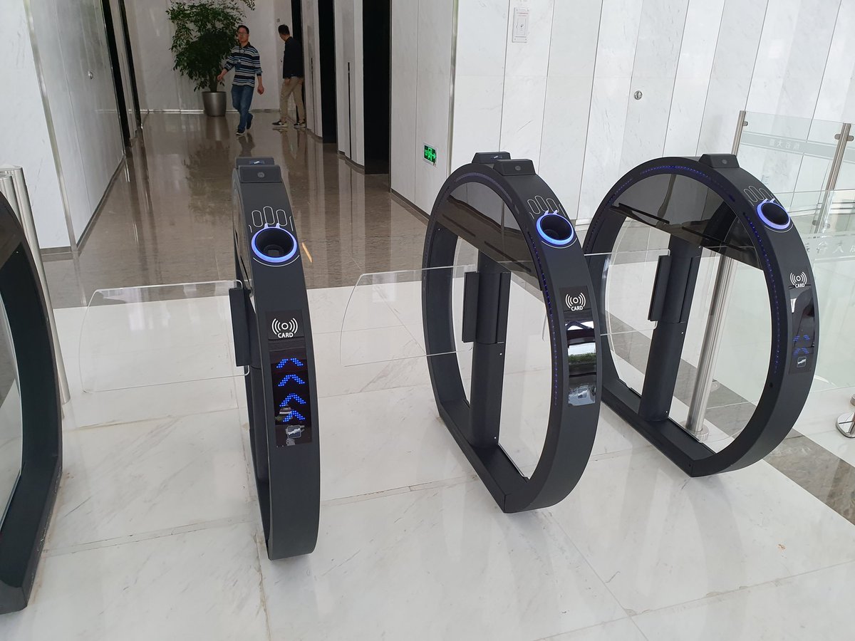 rogerwuethrich's tweet image. 👉🏼   corporate access control in 🇨🇳. No batch needed anymoore❗ #facerecognition #palmrecognition #AI #Security