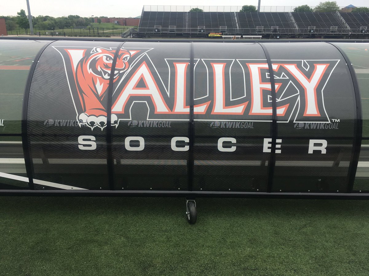 VHStigerssoccer's tweet photo. Thank you @Iowa_Ortho and Nelson Construction and Development for the shelters. Thank you to @RAMA_Athletics of Ubandale for the signage. Beautiful!! Post Season ready. @KwikGoal #rolltigers https://t.co/QKRrGH2p9q