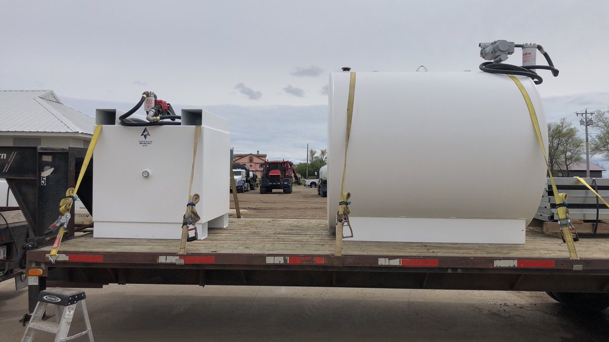 ErinHansonCHS's tweet photo. Today, we put pumps on tanks and treat urea with #agrotain, loaded fuel tank on trailers to get transferred. #intern @CHS_NP @CHSInterns https://t.co/h8JrDaO878