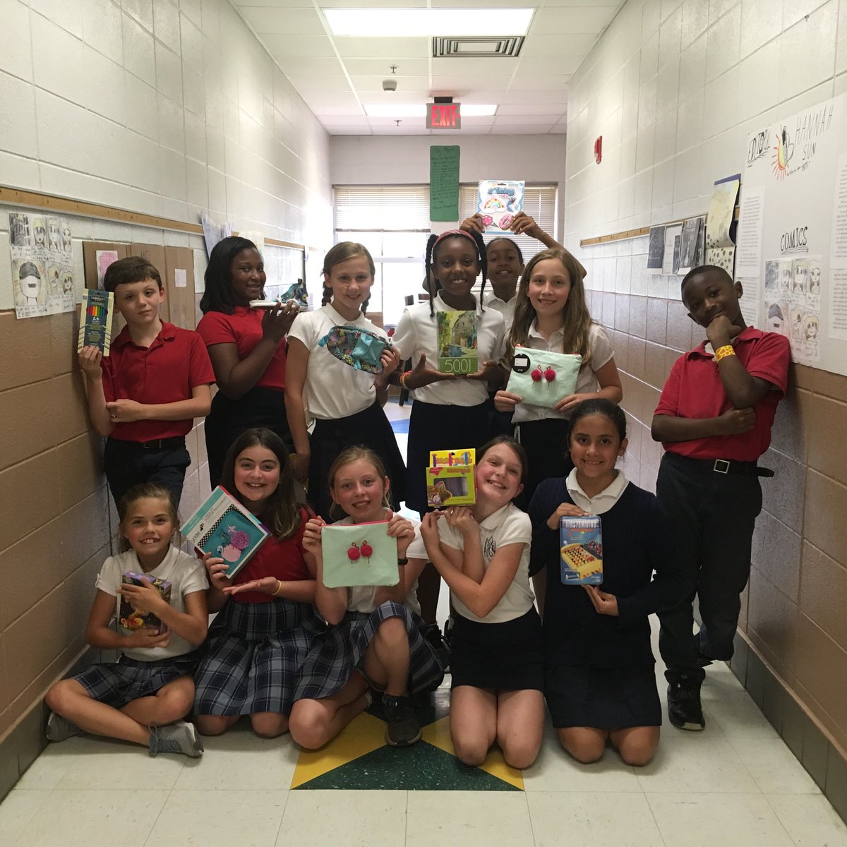 PsdunnDunn's tweet photo. Thank you for our AR prizes ⁦@MaryBAustinPTA⁩ ! ⁦@MaryBAustin⁩ #readersareleaders https://t.co/ElaGTlv83V