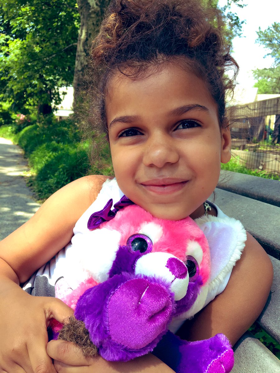 Gorgeous day for a field trip to the Philadelphia Zoo. Sydney loved our special time together🥰