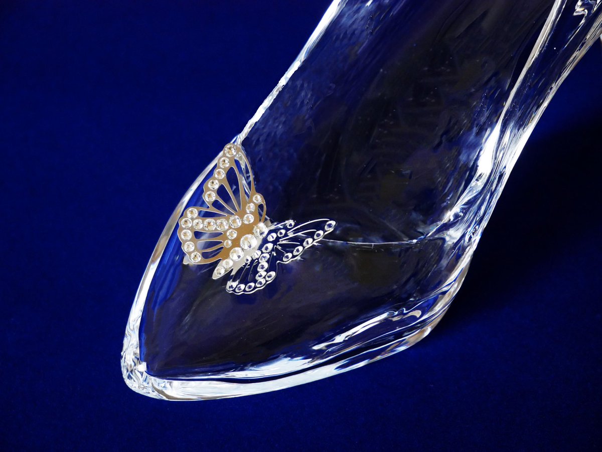 ワンポイントタイプ蝶々】シンプルなガラスの靴にワンポイントで