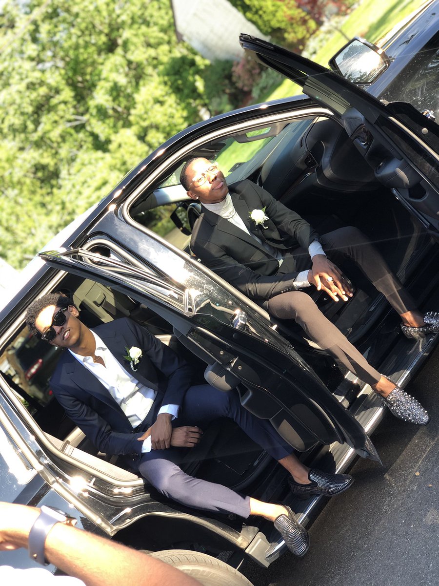 _jonathany25's tweet photo. Since the bird ain’t seen them yet🌟 #Prom2K19 https://t.co/4E1fC77tW8