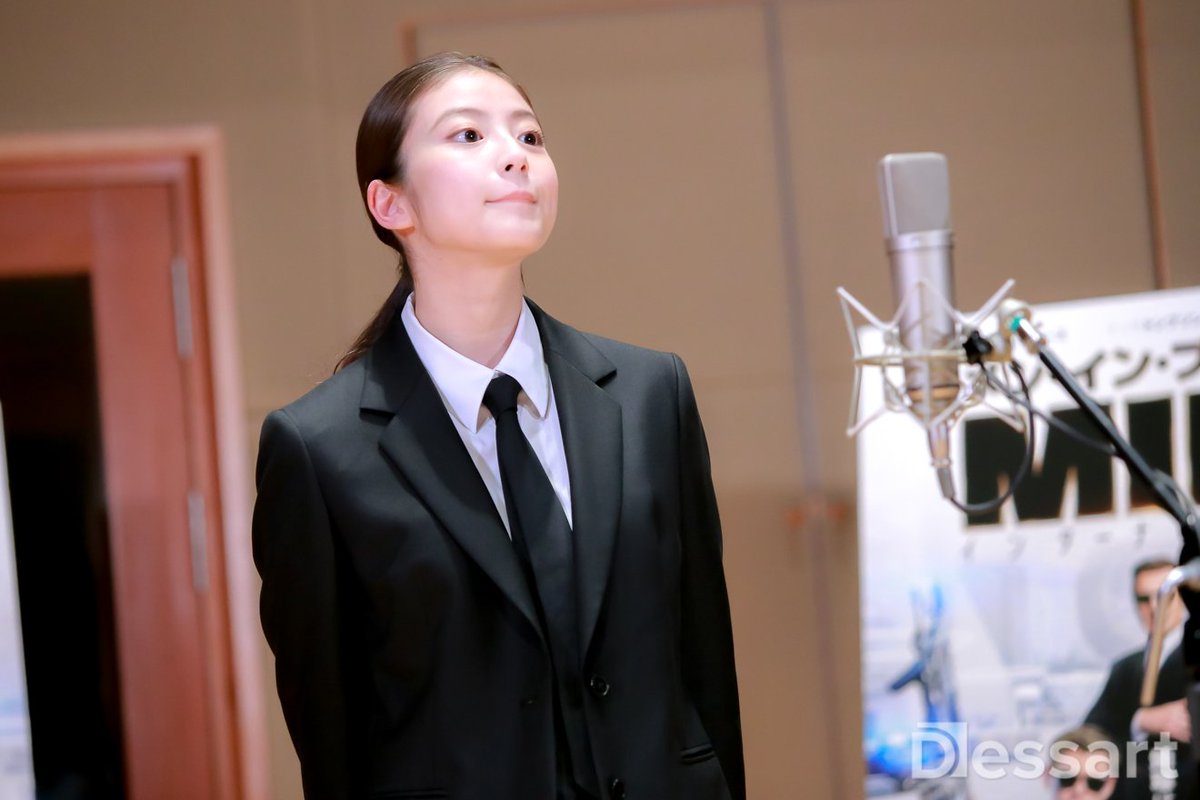 dessart_me's tweet photo. 今田美桜「こんなに大役をいただけるなんて」声優初挑戦の公開アフレコ
https://t.co/UVvW9ajufd

#今田美桜 #MIB #メンインブラック #メン・イン・ブラック @MenInBlackJP https://t.co/UdBxAVOfBS