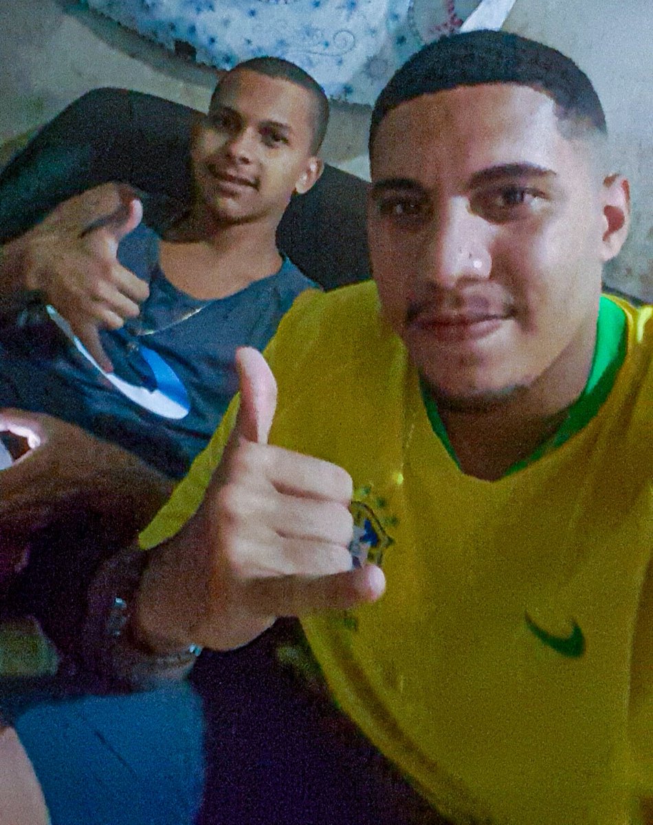 HBarboza_'s tweet photo. Graças a Deus você ta de volta irmão, que as coisas sejam diferentes agr e o caminho seja novo, é nós juntão desde menozin, sempre. #oscriataodevolta #ManoDu 🔓🙏🏽🙌🏽💪🏽👊🏽 https://t.co/lU5jJkZqft