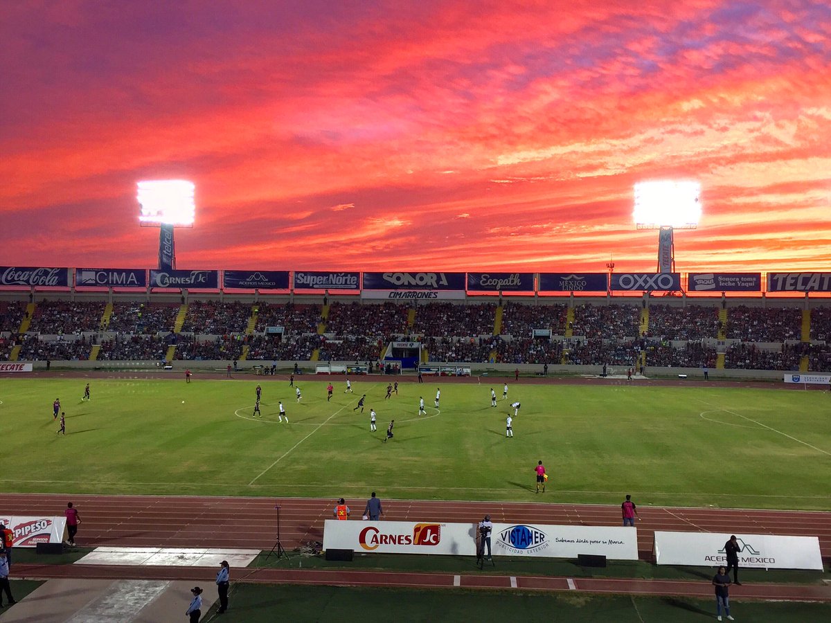CimarronesFC's tweet photo. #FOTO | Cielo sonorense 😍 sobre ‘El Héroe’ ⚽️🙌 https://t.co/HANgnvAb57