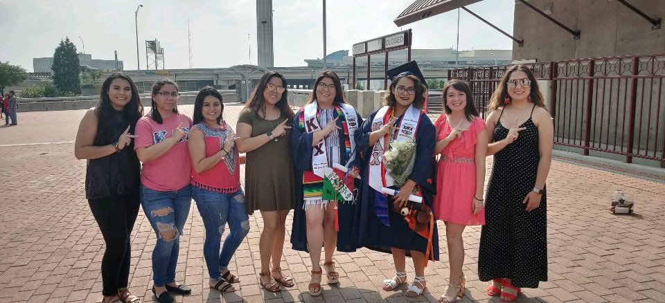 UTSAKDChi's tweet photo. We love to see sisters graduate, but still bittersweet 🥺❤️🎉 #UTSAGrad19 #utsa19 #utsagogreek #utsagreeklife https://t.co/csSXntzS7a