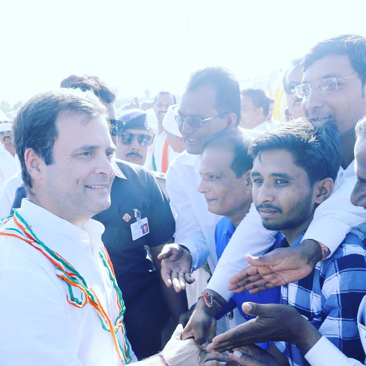 Sourabhmandloi7's tweet photo. With @RahulGandhi ji
#NewProfilePic https://t.co/jj38nF2k6w