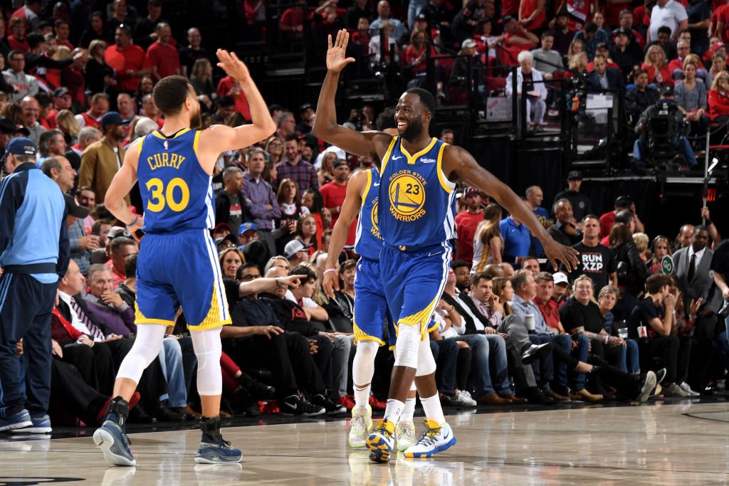 Curry y Green ponen a los Warriors en Finales