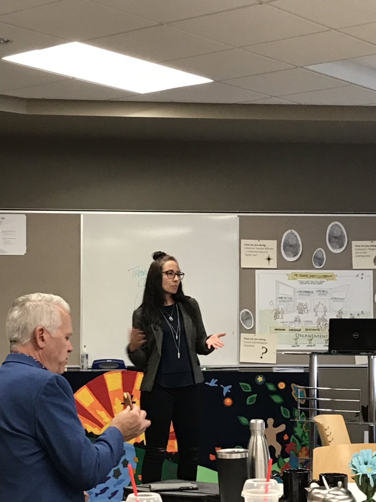 LoriJeschke's tweet image. Osler team sharing their learning for Life journey through a gallery walk. HOPE! @prairiespiritsd #pssdprideandjoy #pssdmpsc #alllearners #nextsteps