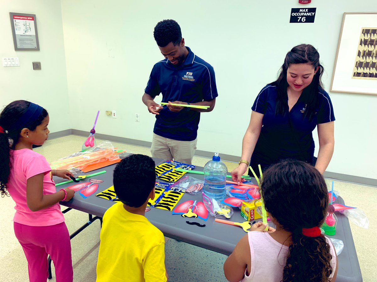 MichelleFIU's tweet photo. Can we all just get-a-LUNG? Lung model with the children of #WestKendall @MDPLS Kendale Lakes Branch with the @GFFNHELP Outreach Team! @joshua_dorbu 
#valuehealth #commUNITY #lungmodels https://t.co/Slj8bWVhiA